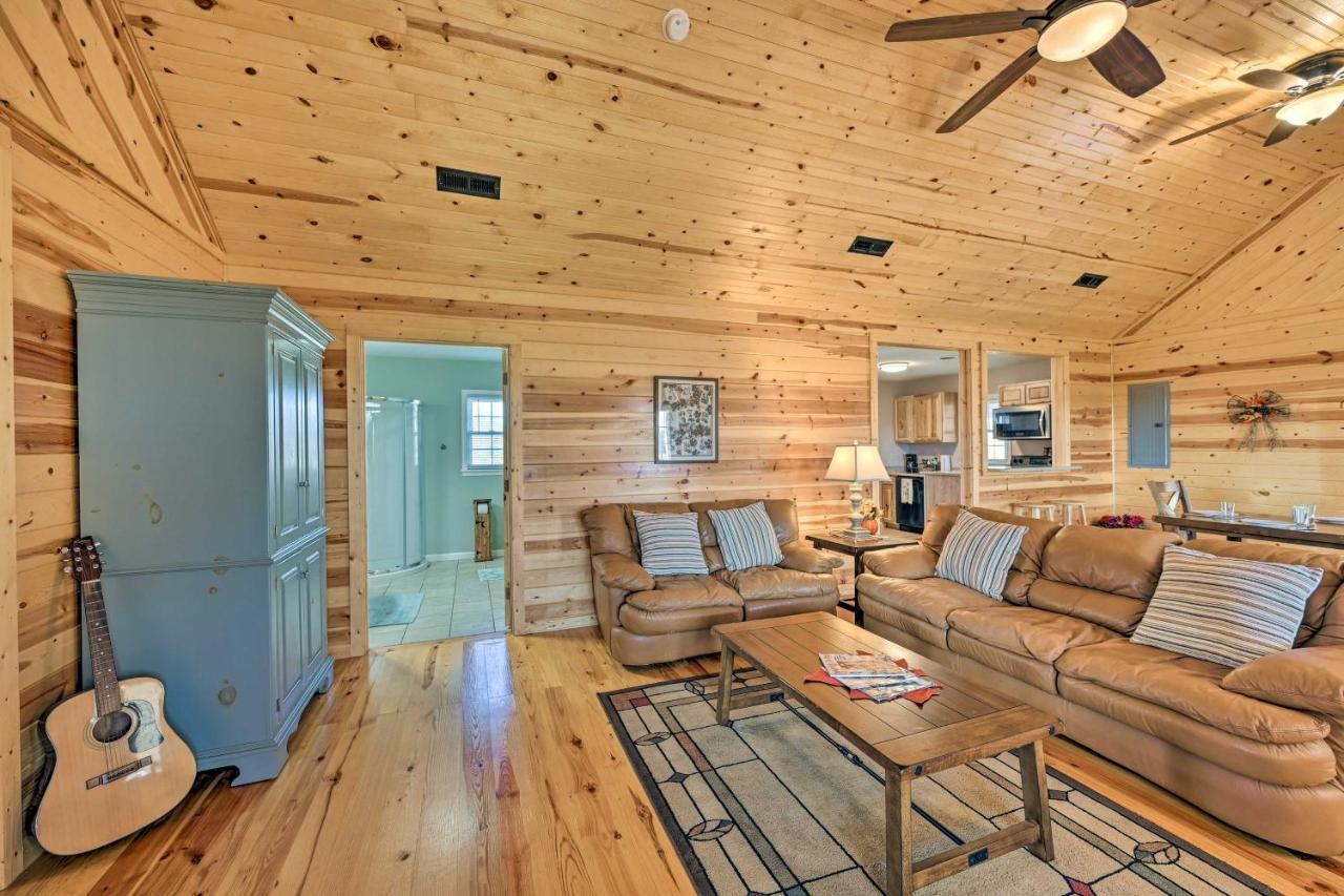 Breathtaking Elkin Getaway With Vineyard Views! Villa Eksteriør bilde