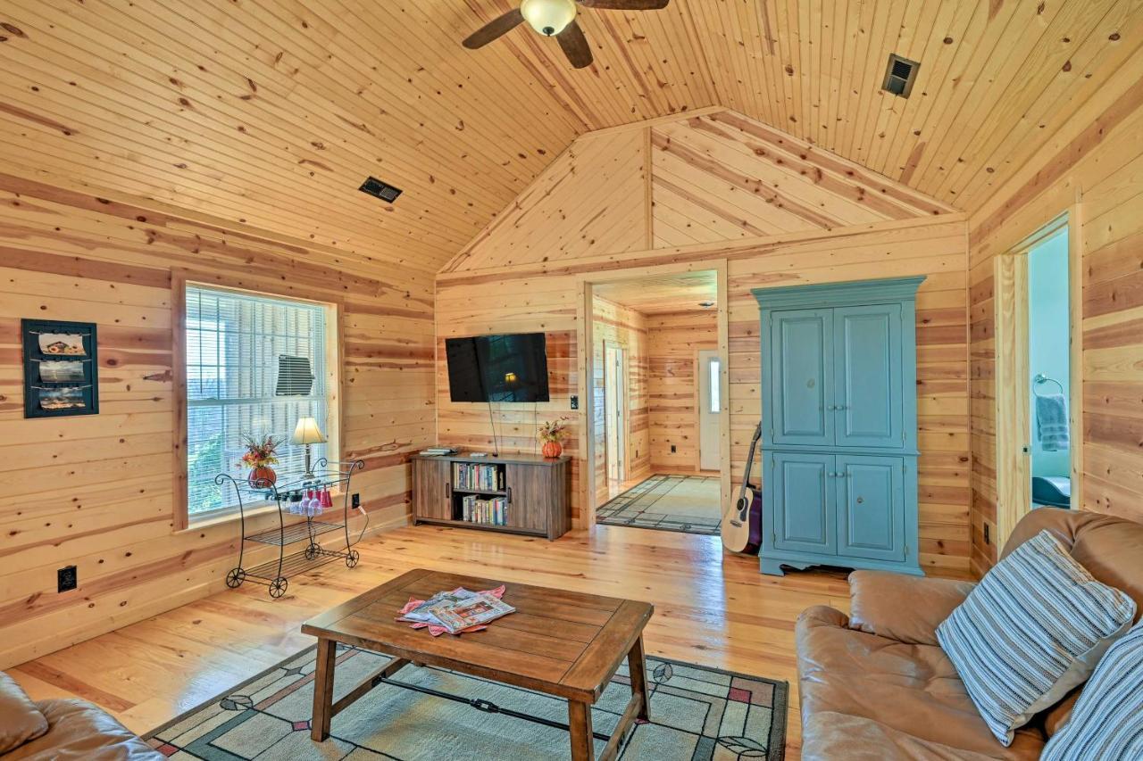 Breathtaking Elkin Getaway With Vineyard Views! Villa Eksteriør bilde