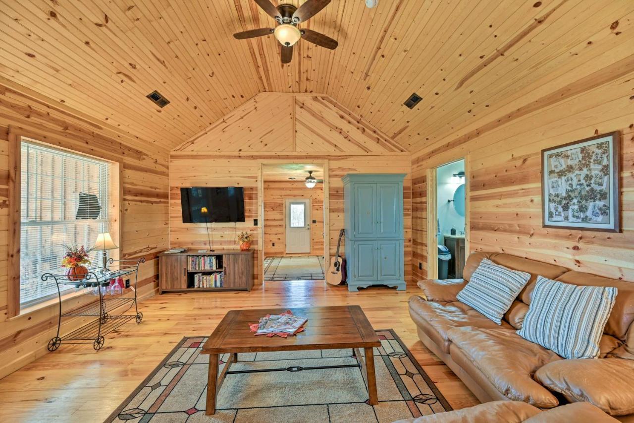 Breathtaking Elkin Getaway With Vineyard Views! Villa Eksteriør bilde