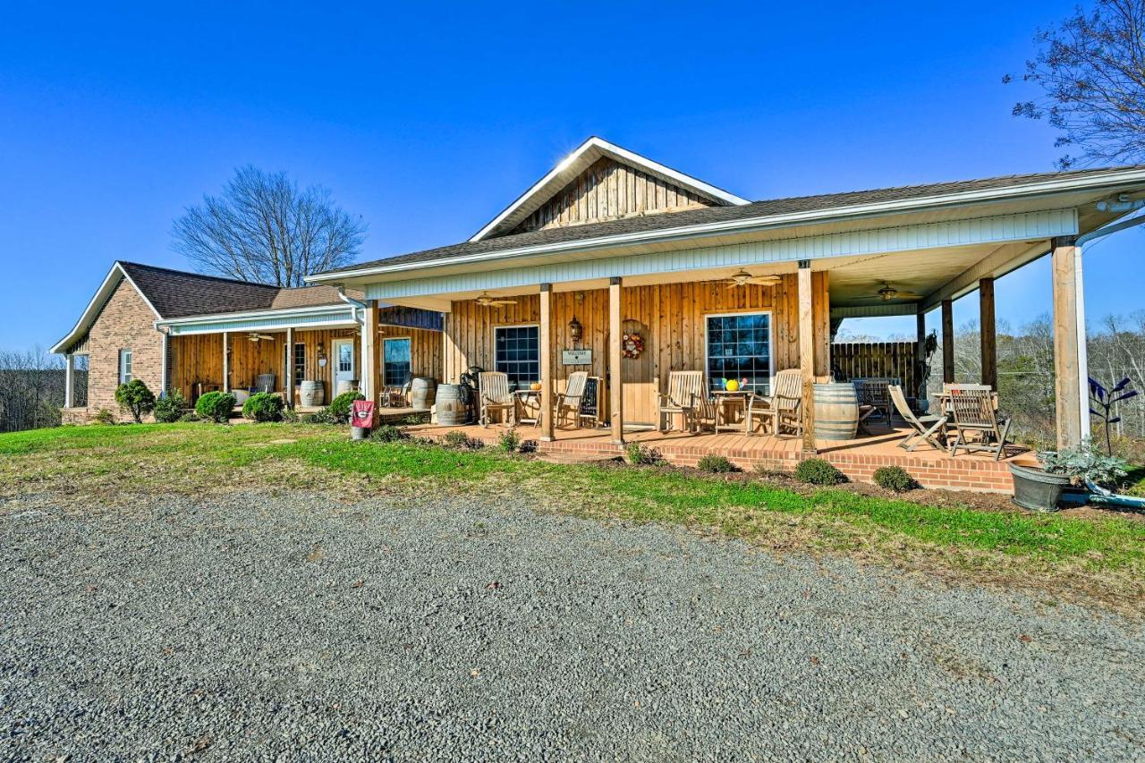 Breathtaking Elkin Getaway With Vineyard Views! Villa Eksteriør bilde