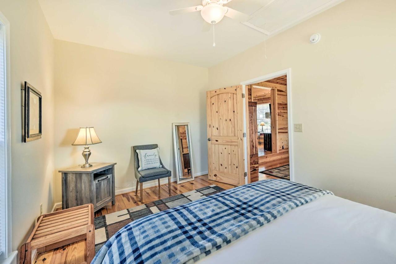 Breathtaking Elkin Getaway With Vineyard Views! Villa Eksteriør bilde