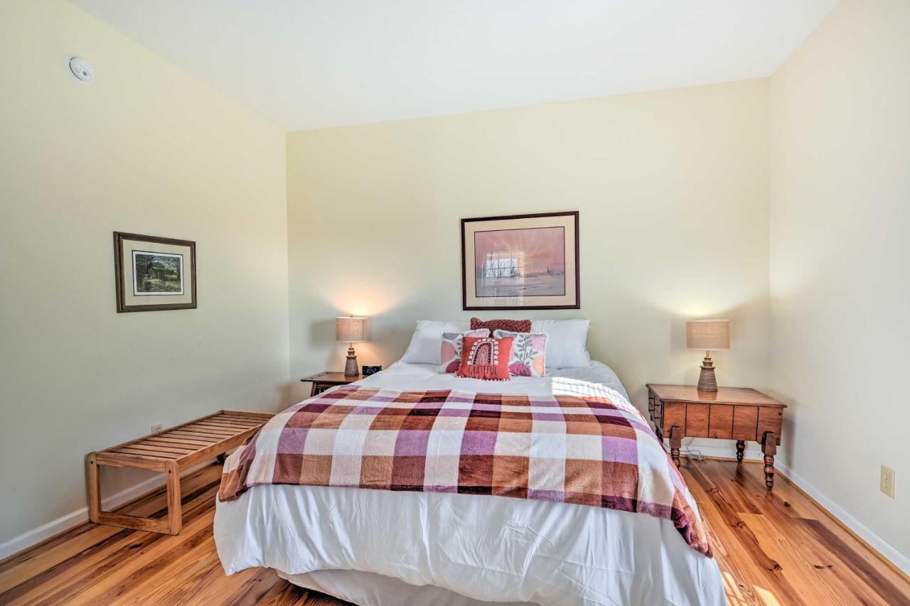 Breathtaking Elkin Getaway With Vineyard Views! Villa Eksteriør bilde
