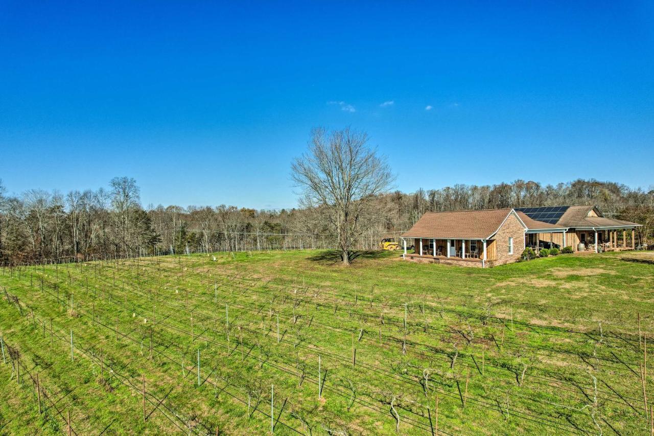 Breathtaking Elkin Getaway With Vineyard Views! Villa Eksteriør bilde